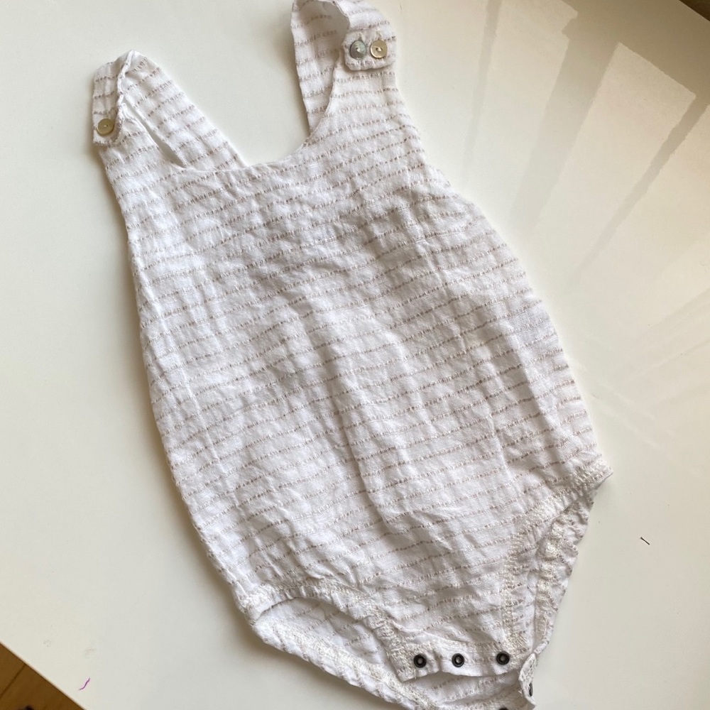 Baby sleeveless romper